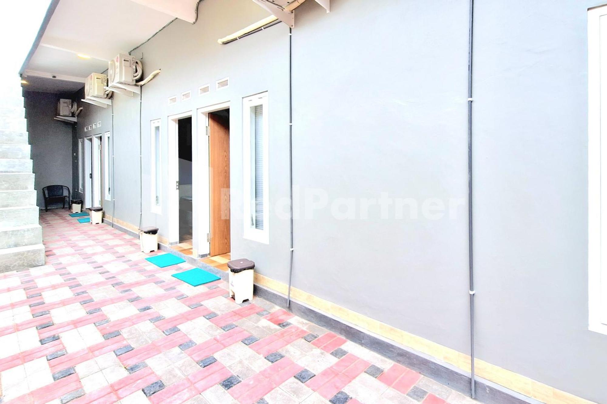 Hotel Griya Prashasta Mitra Reddoorz Kediri  Exteriér fotografie