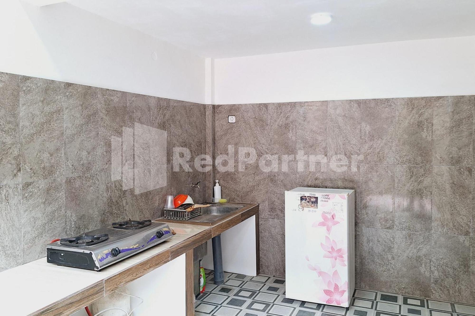 Hotel Griya Prashasta Mitra Reddoorz Kediri  Exteriér fotografie